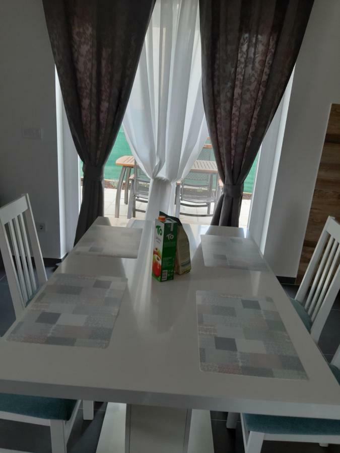 Leondori Apartment *