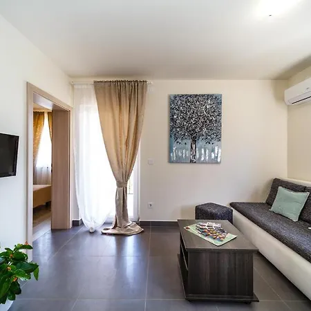 Apartments Leondori Krk Town Exterior photo