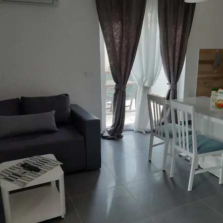 Apartments Leondori Krk Town Exterior photo