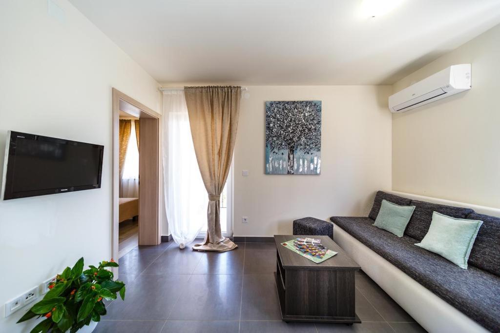 Leondori Apartamento *