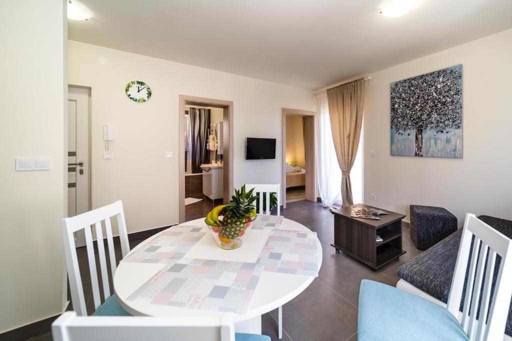 Leondori Apartamento *