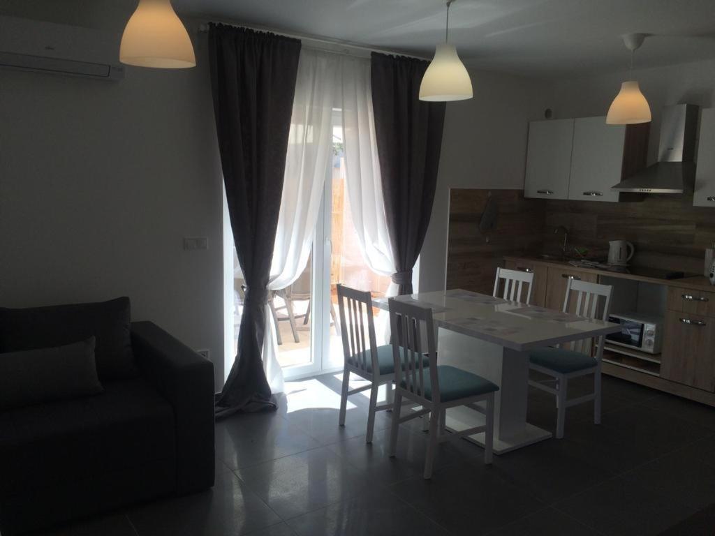 Leondori Apartamento *