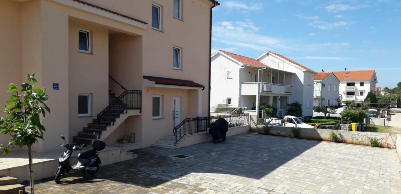 Leondori Apartamento *
