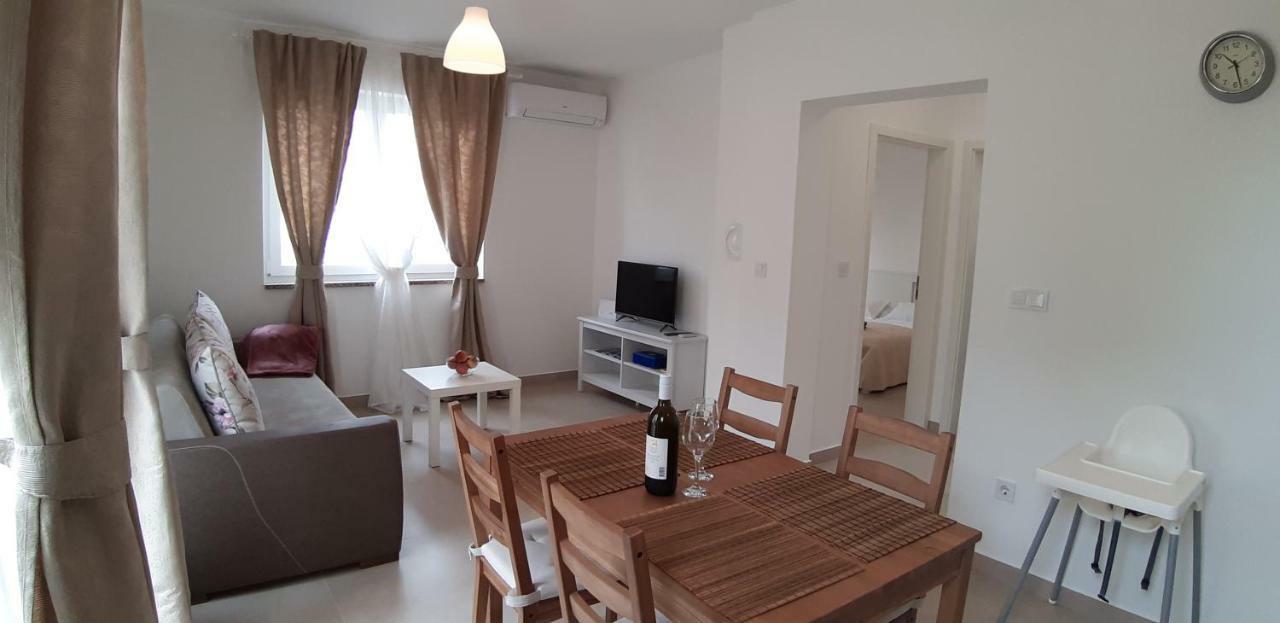 Apartma Leondori